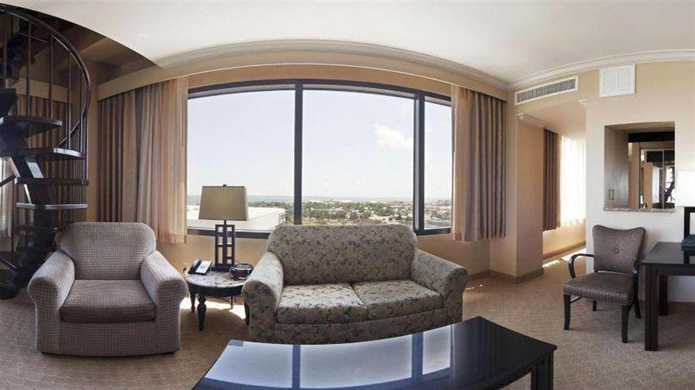 Crowne Plaza Pensacola Grand Hotel Exterior foto