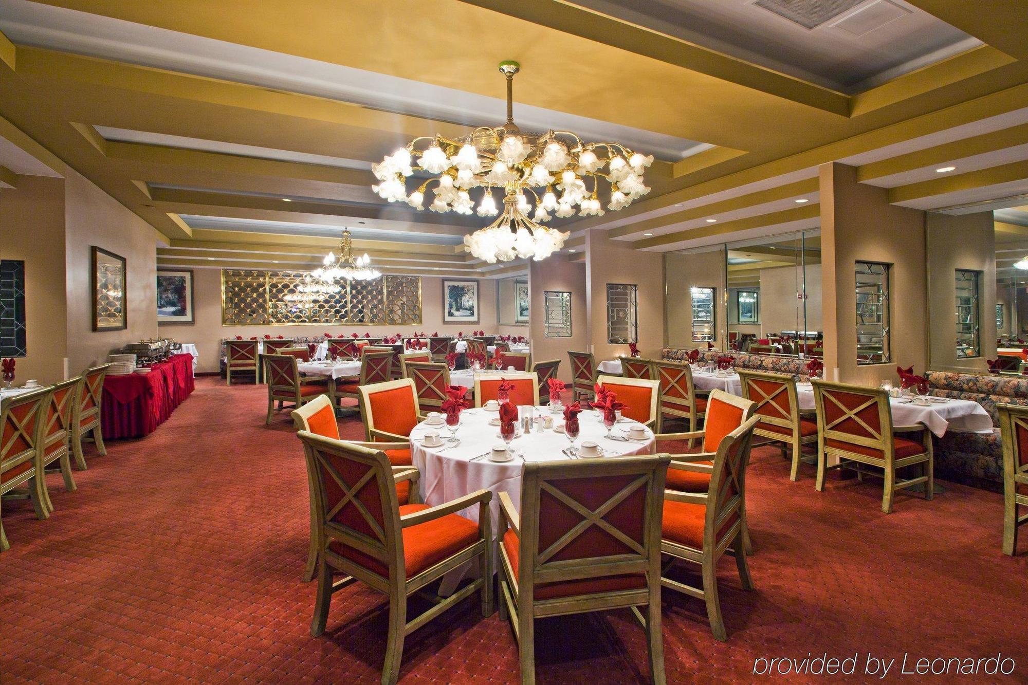 Crowne Plaza Pensacola Grand Hotel Restaurante foto