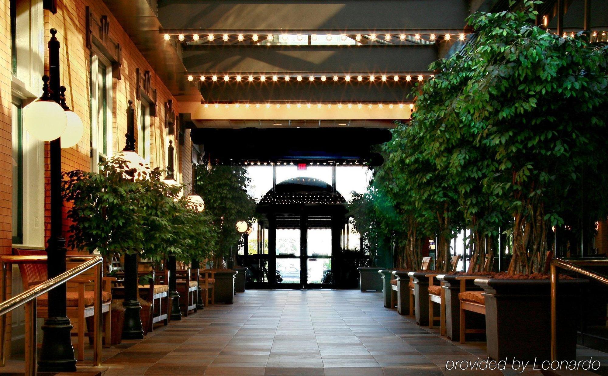 Crowne Plaza Pensacola Grand Hotel Exterior foto
