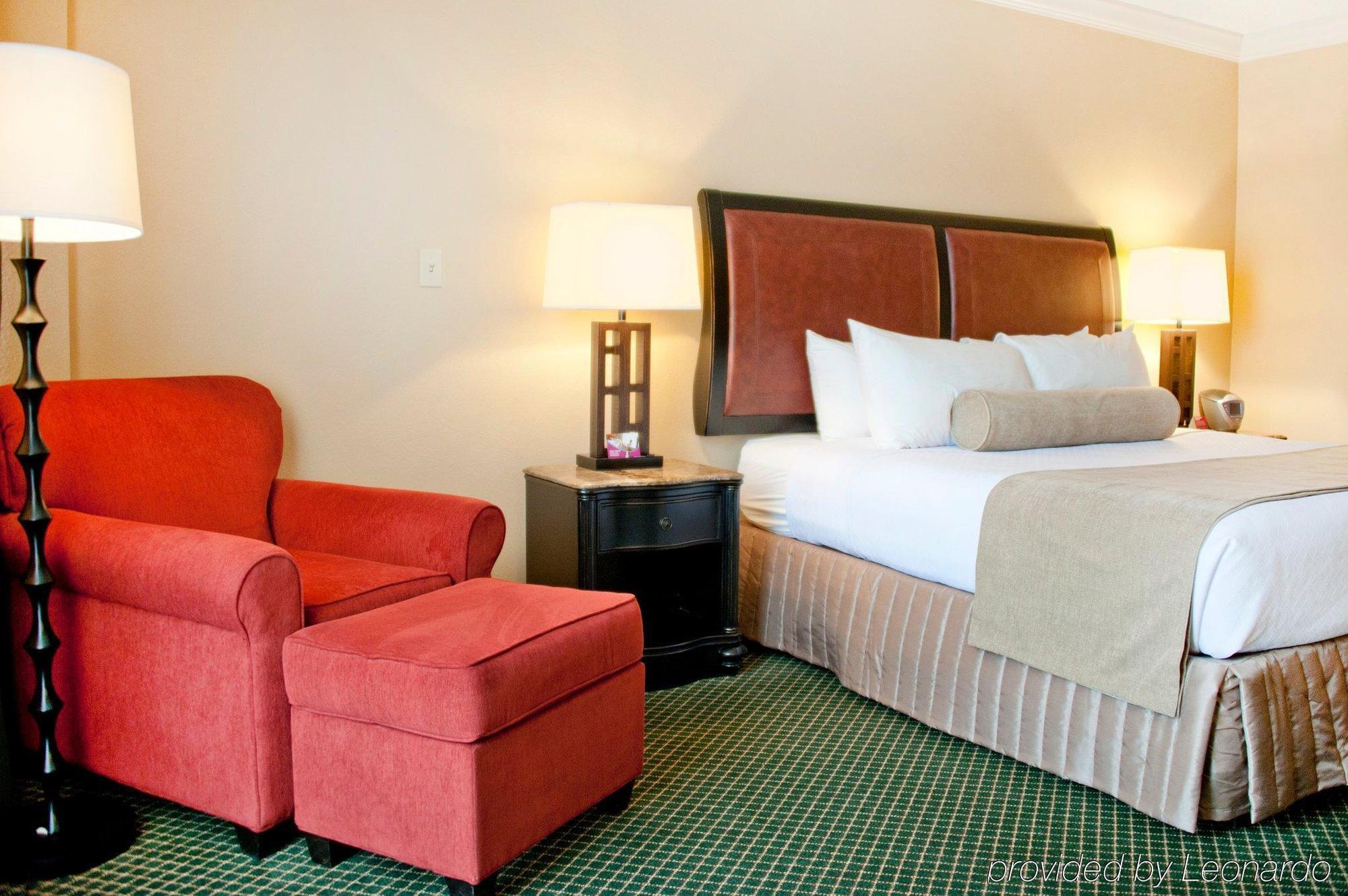 Crowne Plaza Pensacola Grand Hotel Exterior foto