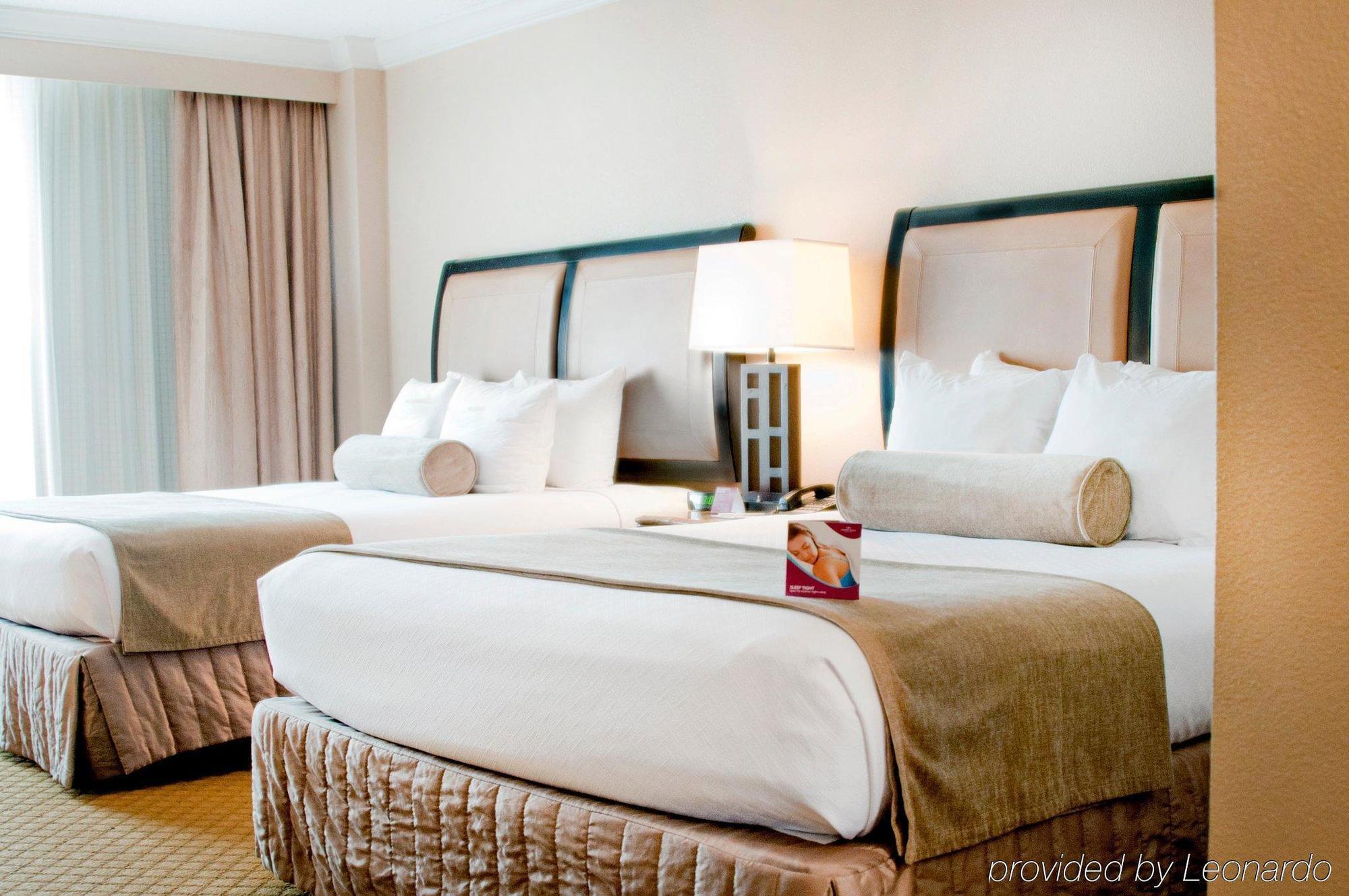 Crowne Plaza Pensacola Grand Hotel Exterior foto