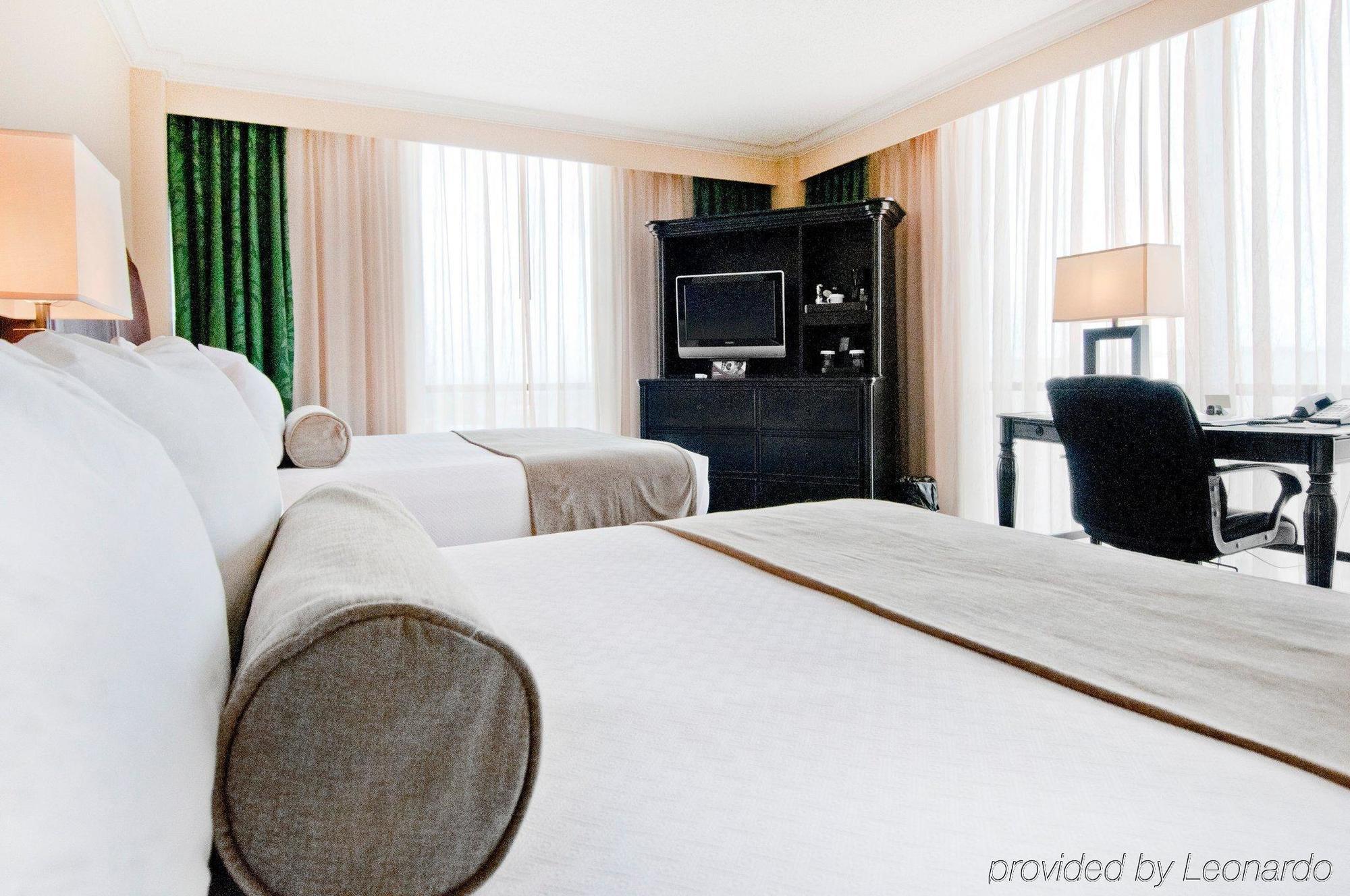 Crowne Plaza Pensacola Grand Hotel Exterior foto