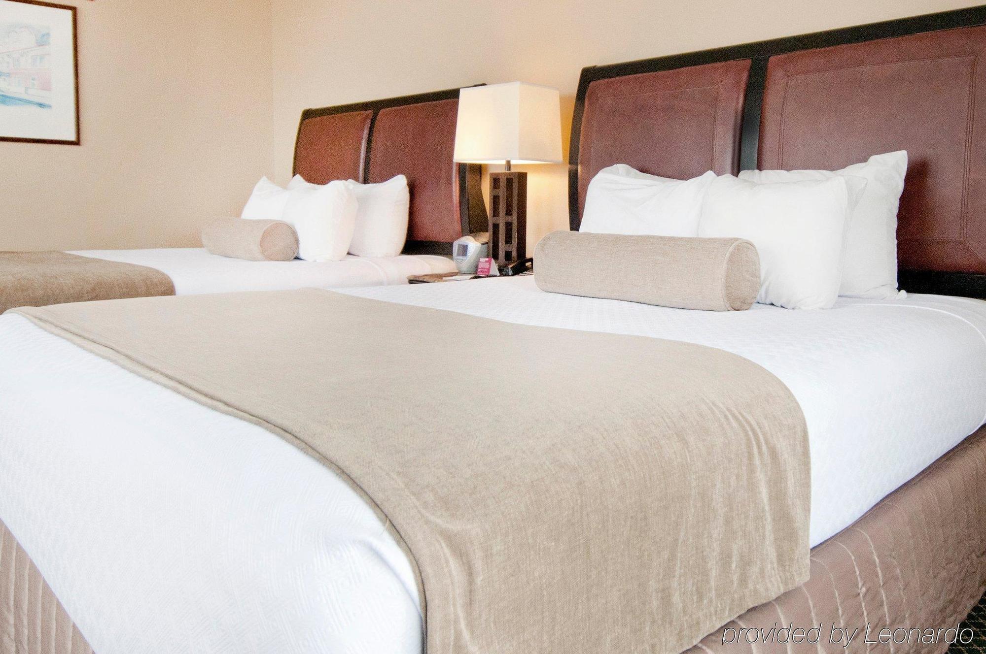 Crowne Plaza Pensacola Grand Hotel Exterior foto
