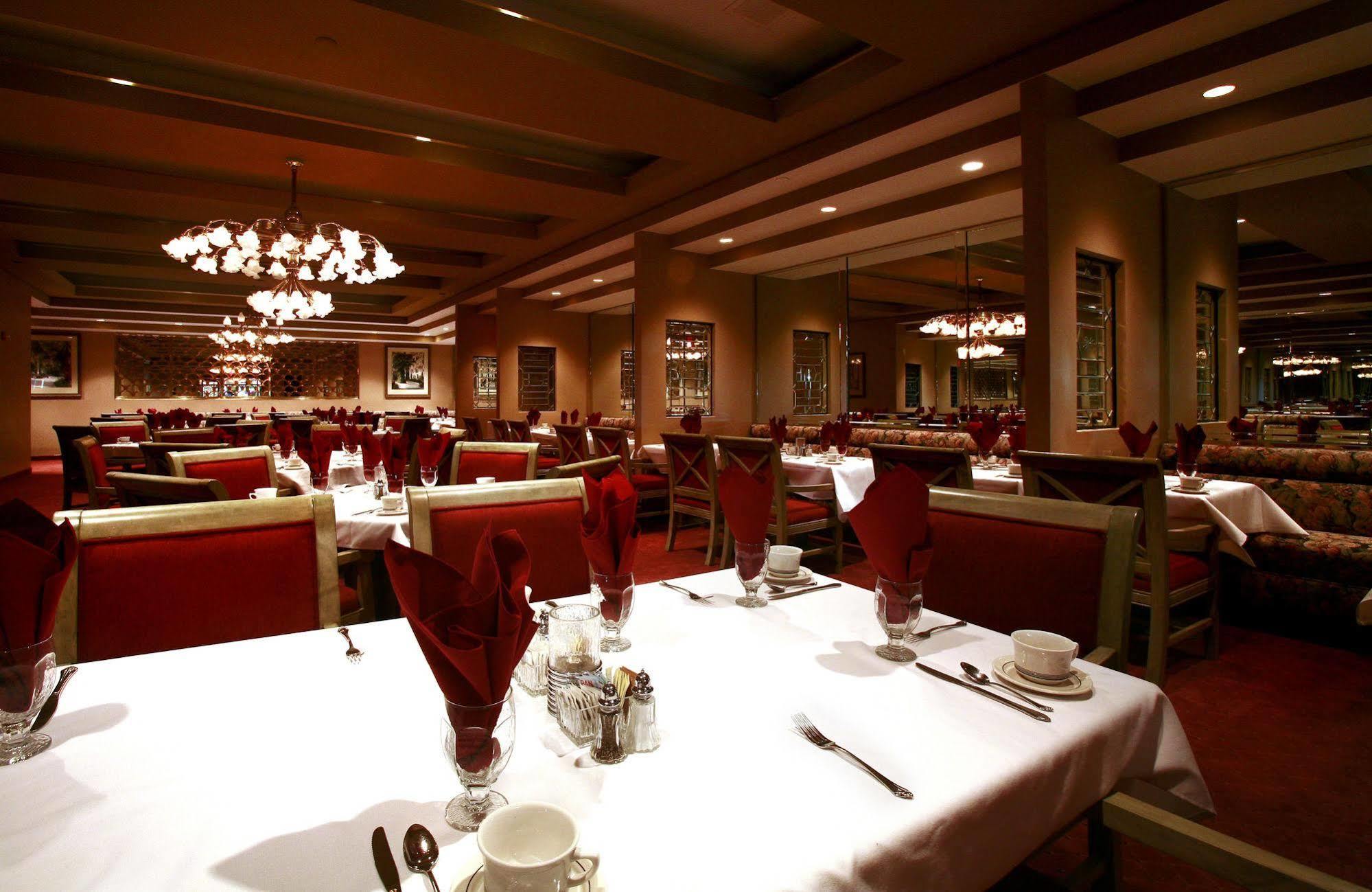 Crowne Plaza Pensacola Grand Hotel Restaurante foto