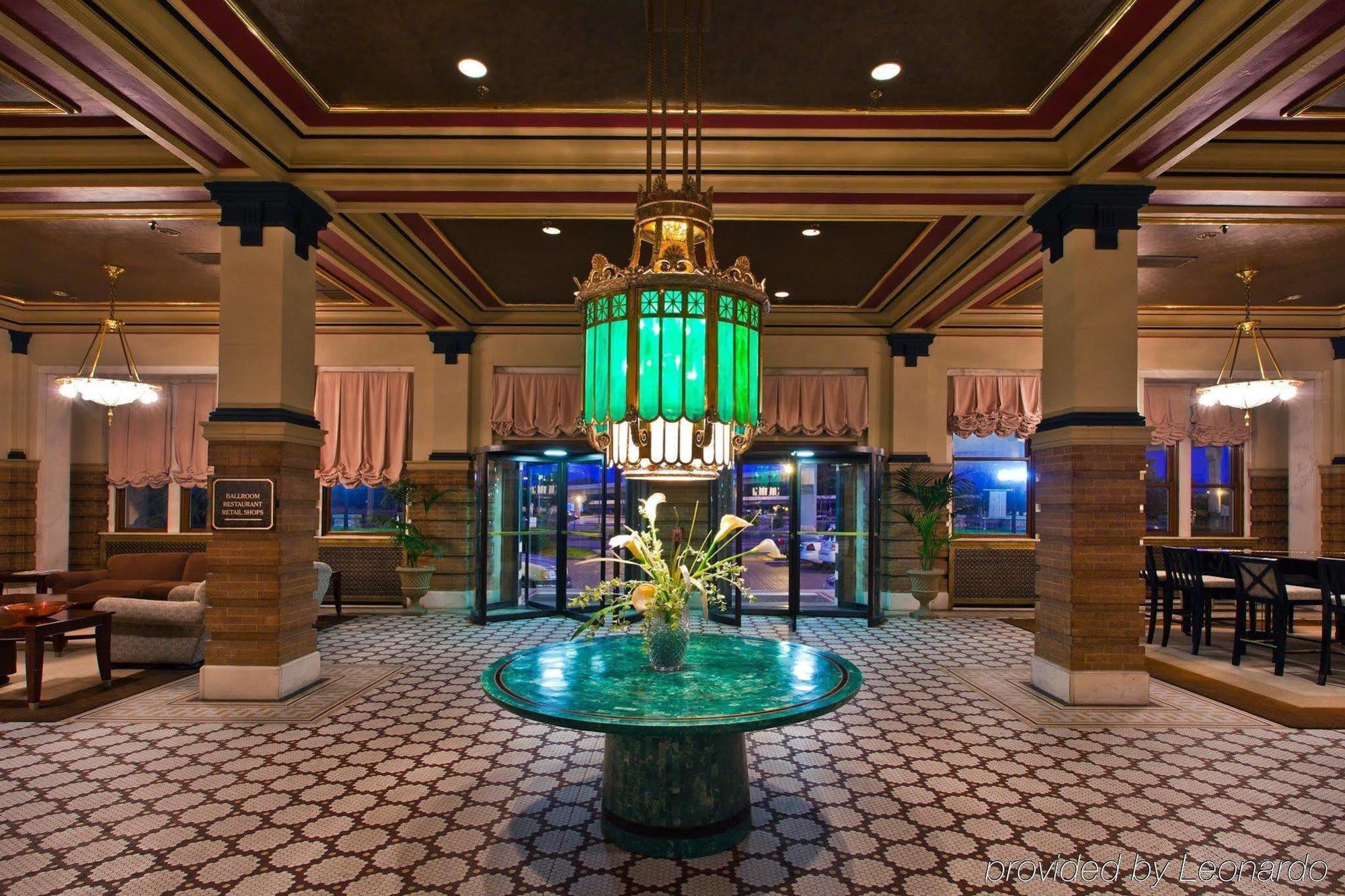 Crowne Plaza Pensacola Grand Hotel Interior foto