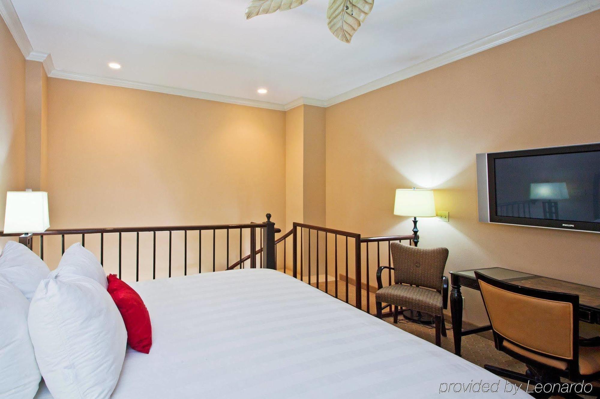 Crowne Plaza Pensacola Grand Hotel Quarto foto